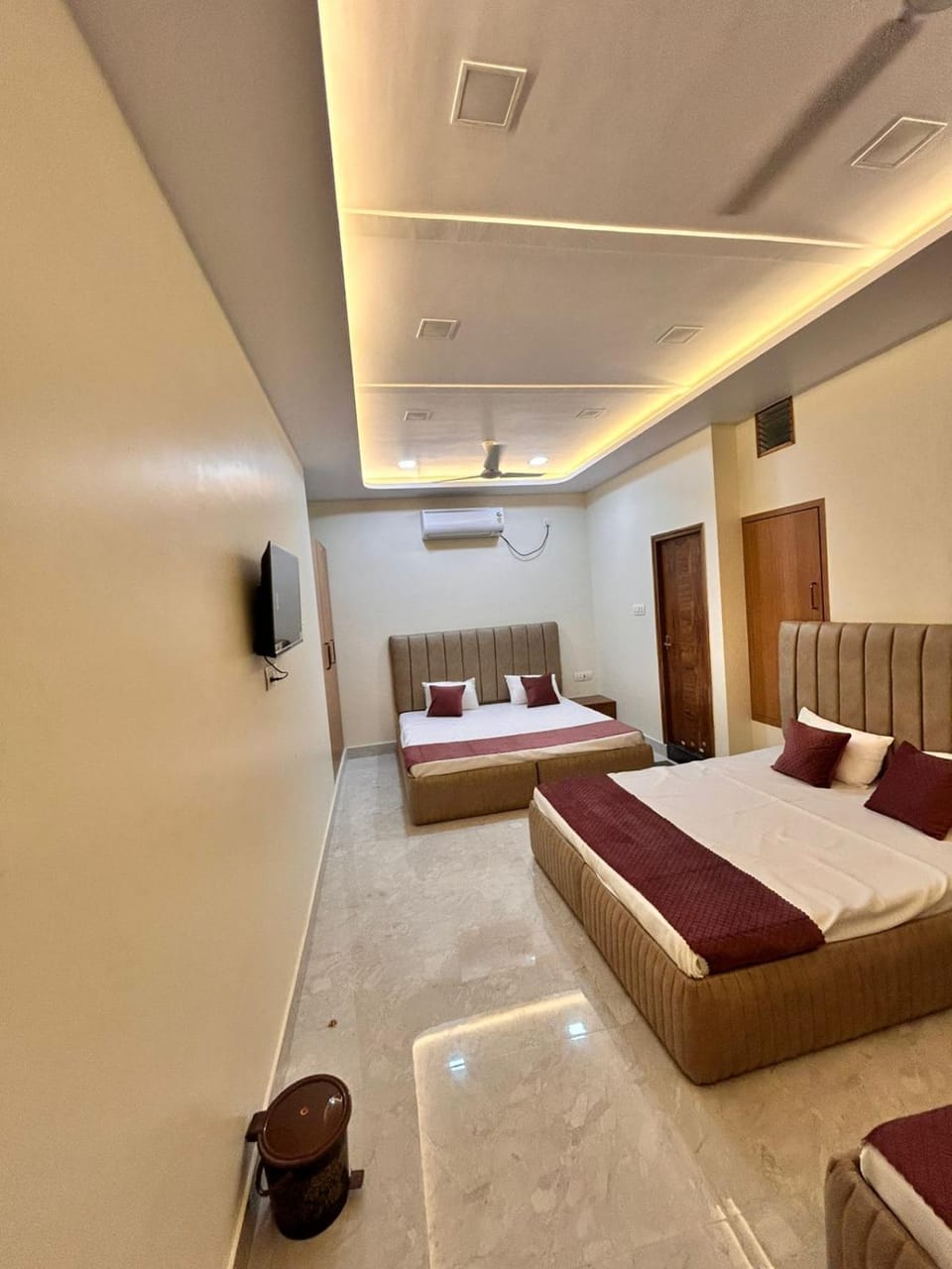 Bed, TV and multimedia, Bedroom, air conditioner