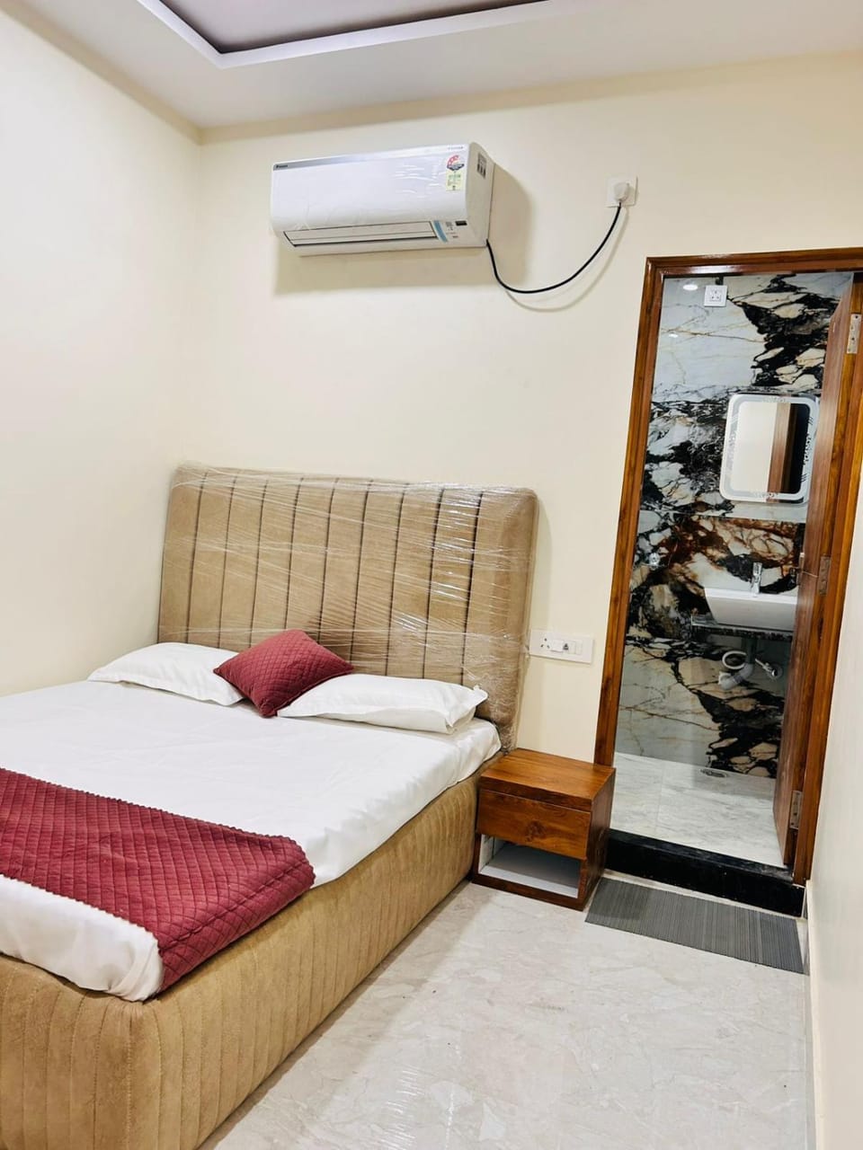 Bed, Bedroom, air conditioner