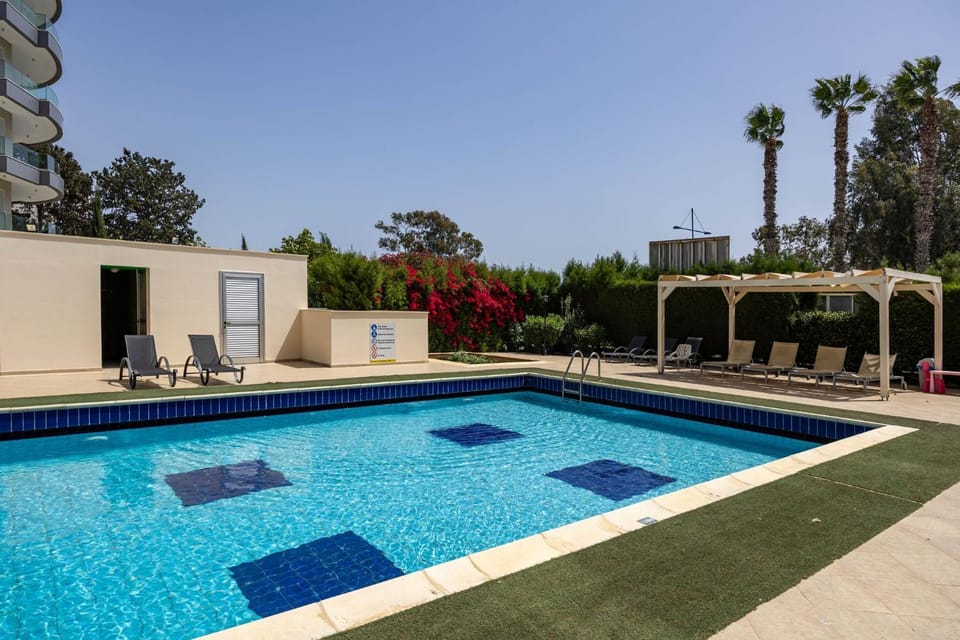 Marathon Beach Apartment - Sea View, Shared Pool Apartment in Limassol District