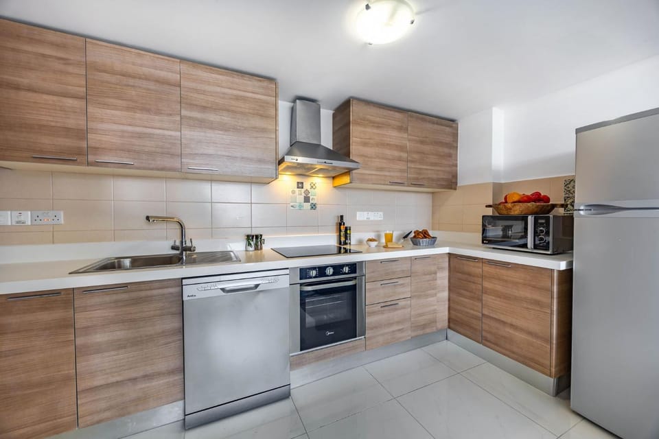 microwave, oven, kitchen