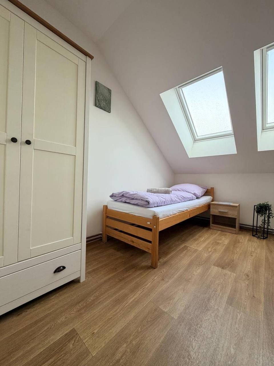 Bed, Photo of the whole room, Bedroom, wardrobe
