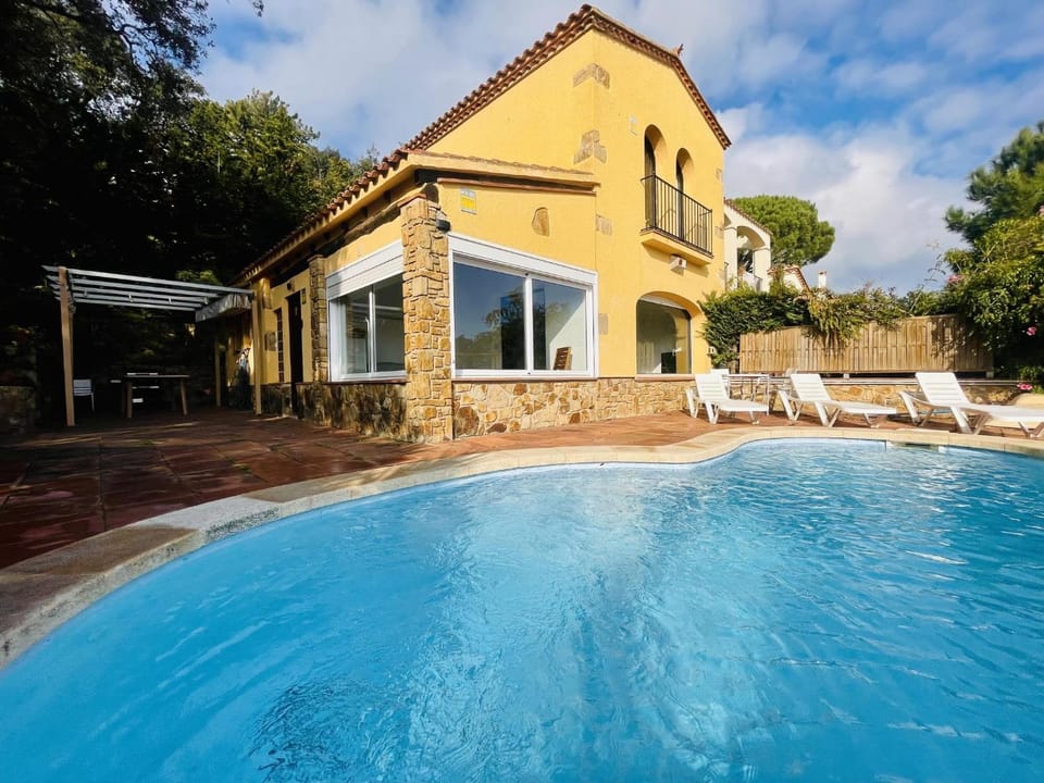 Villa Mediterranea by Costabravaway House in Baix Empordà