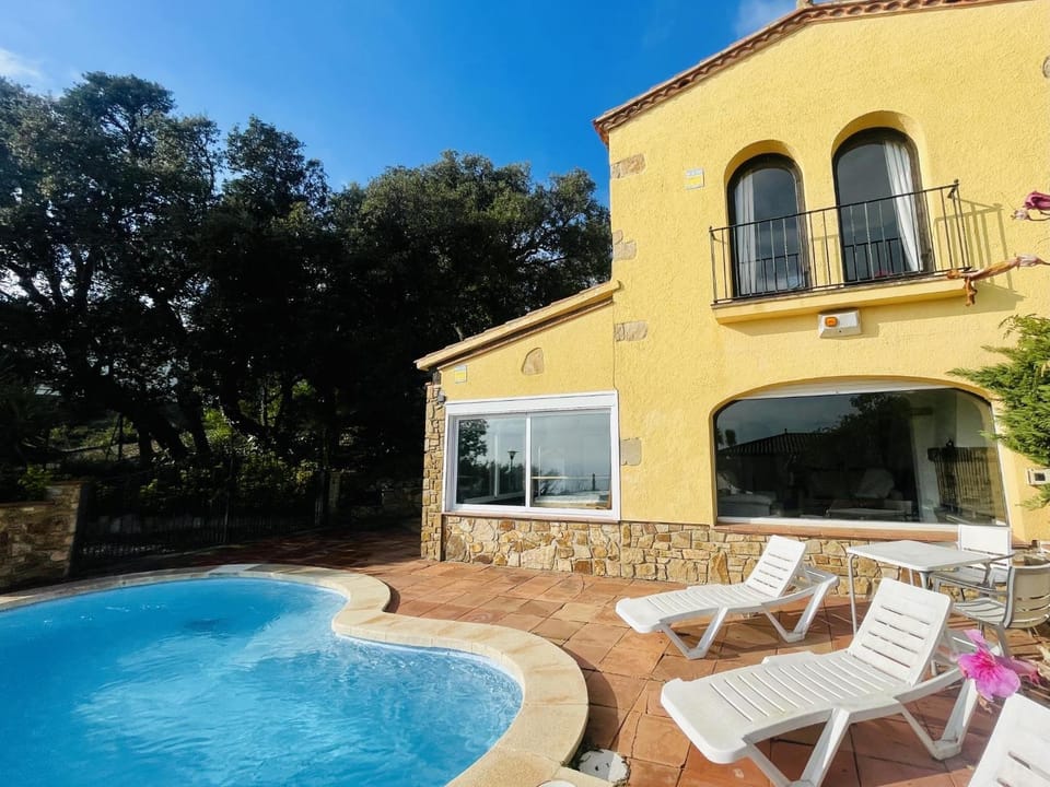 Villa Mediterranea by Costabravaway House in Baix Empordà