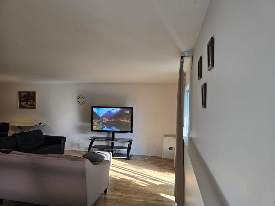 TV and multimedia, Living room, Dining area