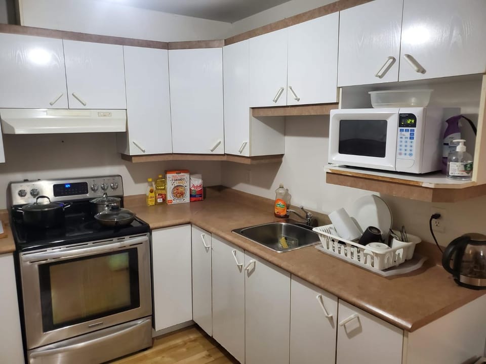 Kitchen or kitchenette, Kitchen or kitchenette