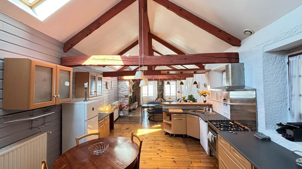 Dining area, dishwasher, stove