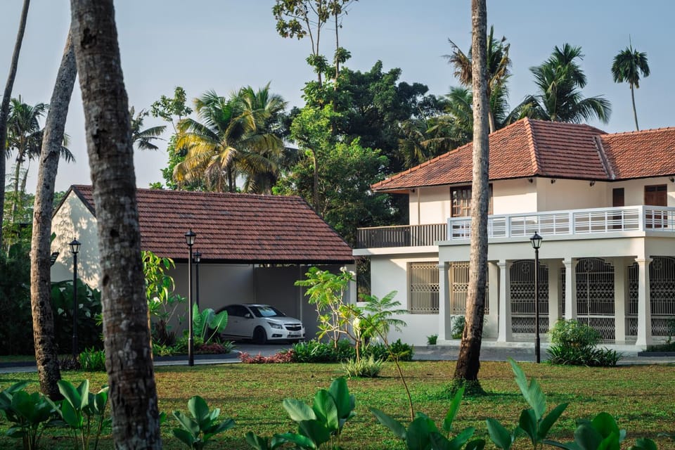 Property building, Natural landscape, Parking
