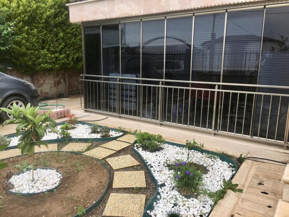 AyVilla 1 garden floor with garden use, sea view Apartment in İzmir Province