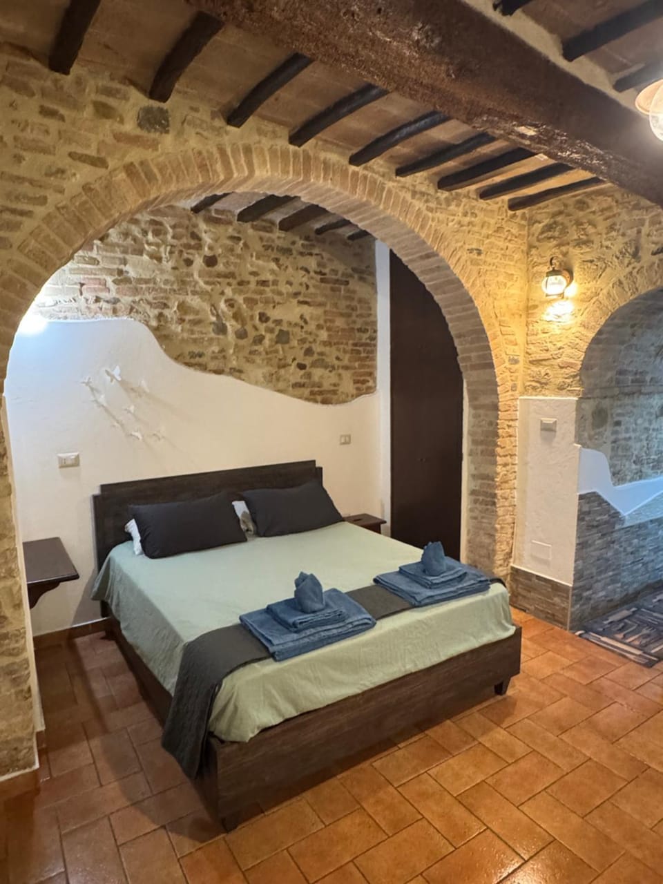 Bed, Photo of the whole room