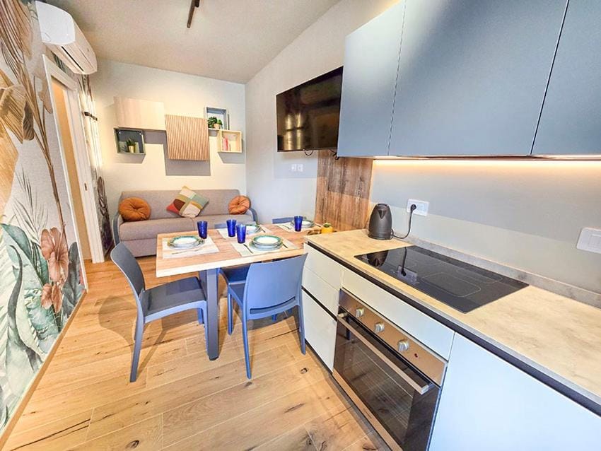 Kitchen or kitchenette, Living room, Dining area