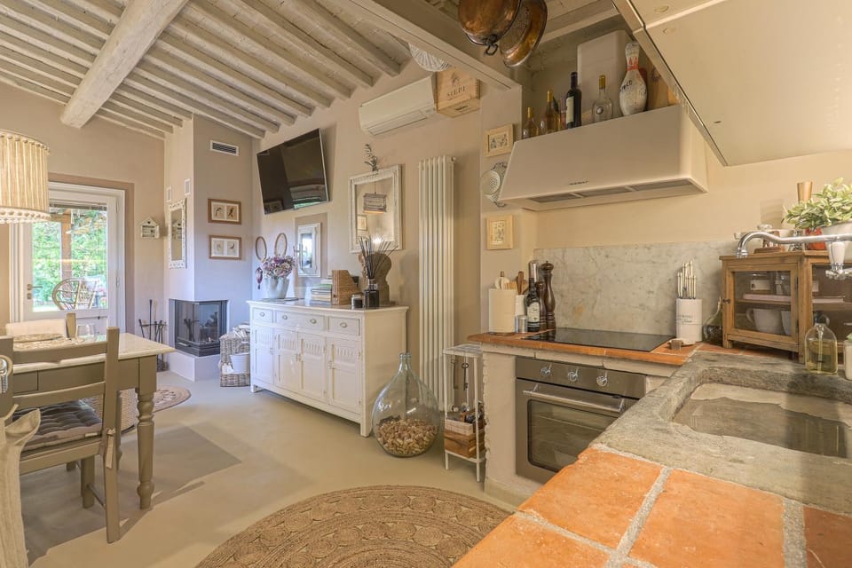 Kitchen or kitchenette, Living room, Dining area, stove