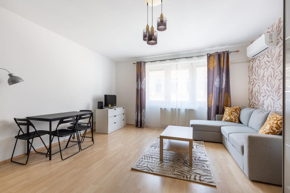FUT26 Peaceful, stylish studio behind Corvin Plaza Apartment in Budapest