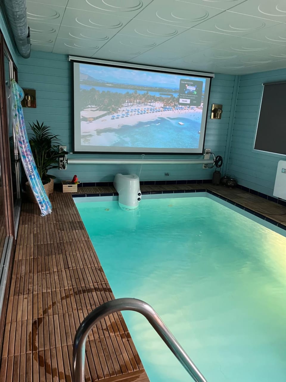 Swimming pool