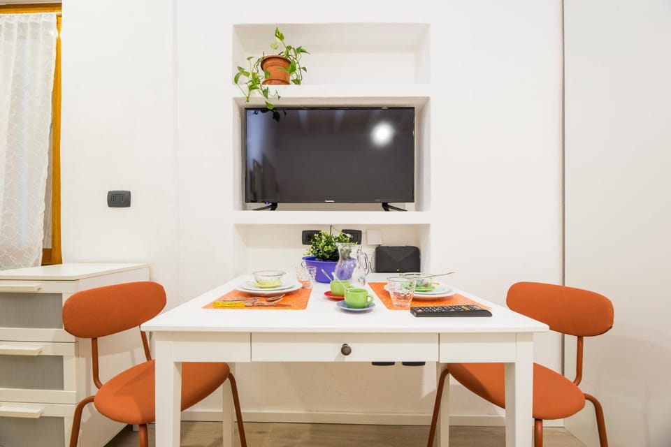 TV and multimedia, Dining area