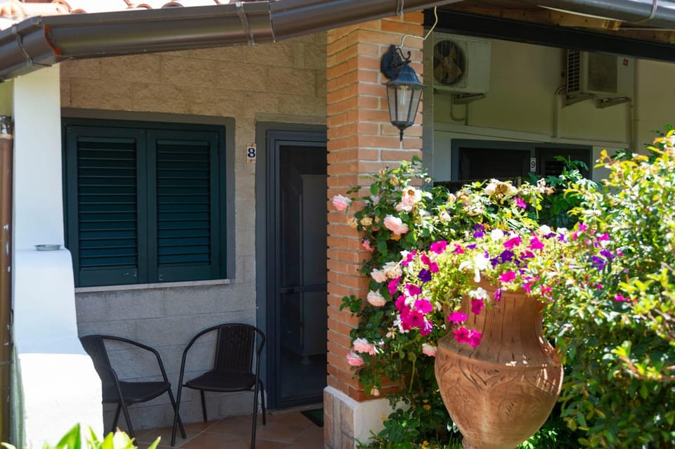 House garden Bed and Breakfast in Sperlonga