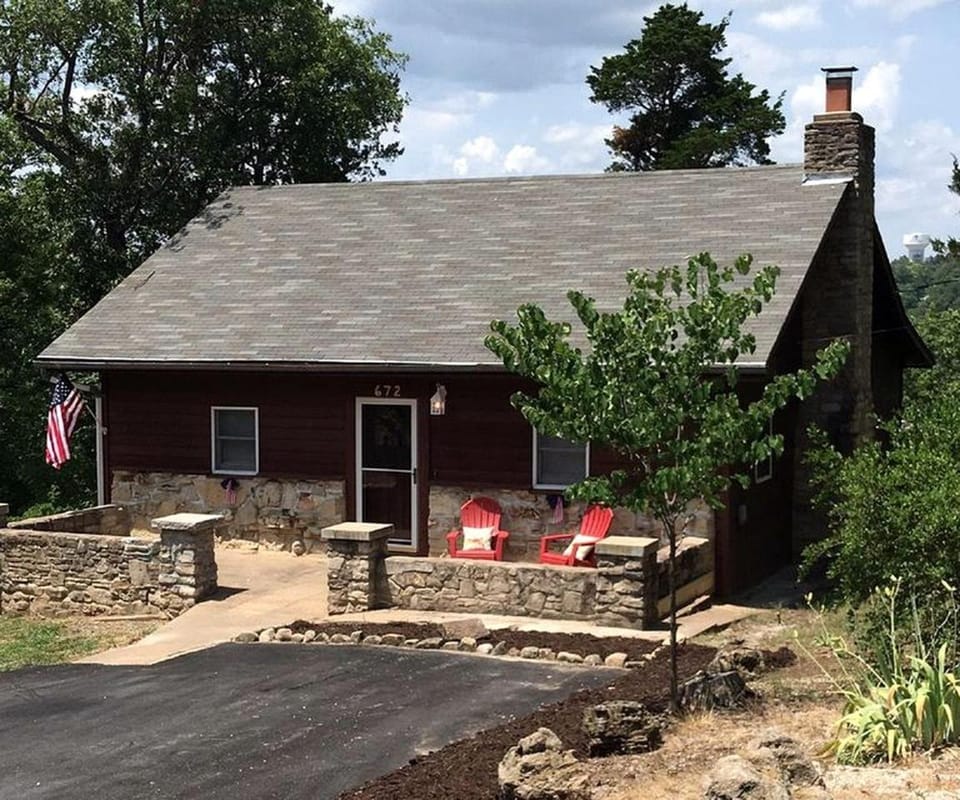 Cozy Cabin Rental near Table Rock Lake in the Ozark Mountains, Missouri Cabin in Hollister