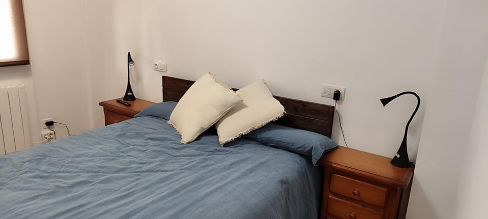 Sabino Arana 9, habitación doble con servicios compartidos Vacation rental in Lekeitio