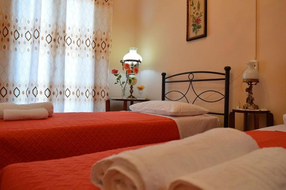 Chania Vintage Escape - sea view Gem by old port Apartment in Chania
