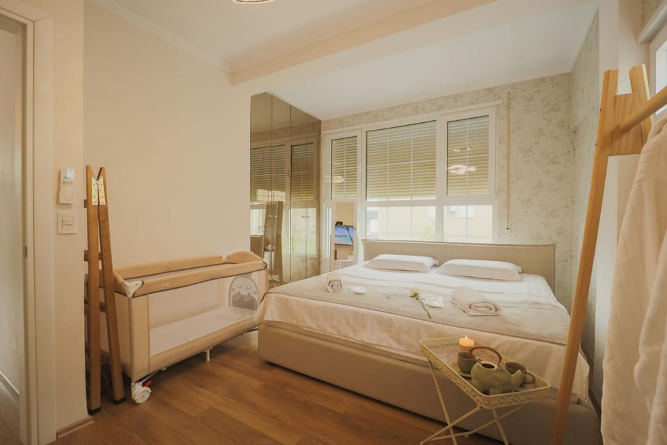 Bed, Photo of the whole room, Bedroom, towels, wardrobe