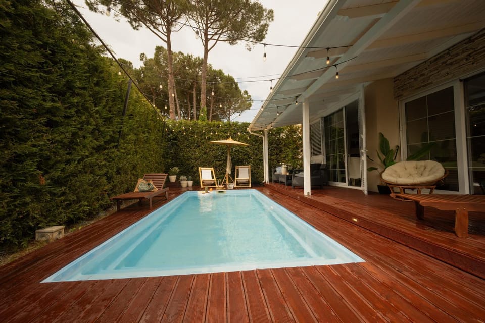 Day, Natural landscape, Pool view, Swimming pool, Swimming pool, sunbed