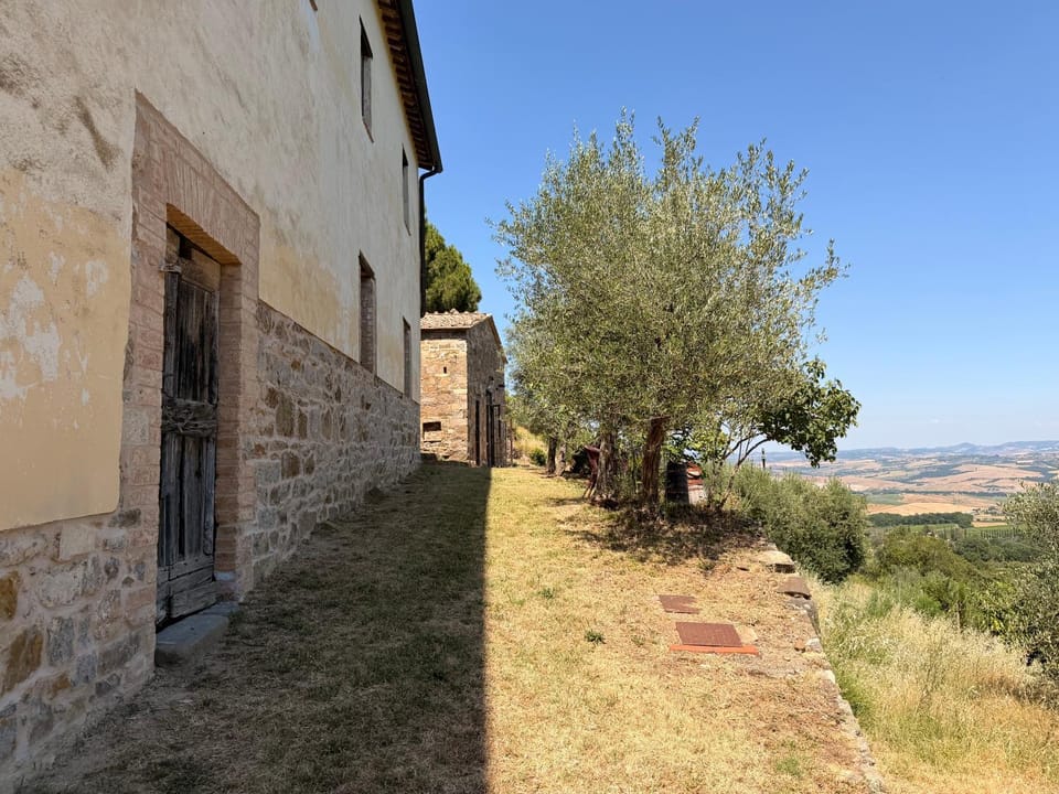 Nuovissimo Loft panoramico con giardino a Montalcino Apartment in Montalcino