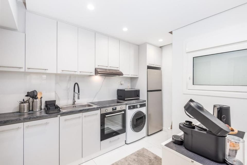 Beautiful apartment next to Piraeus sea Apartment in Pireas