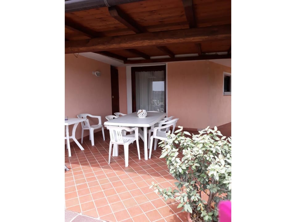 View (from property/room), Balcony/Terrace, Dining area