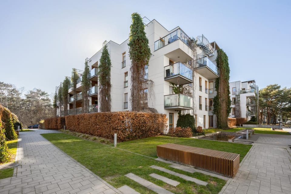 Property building, Neighbourhood