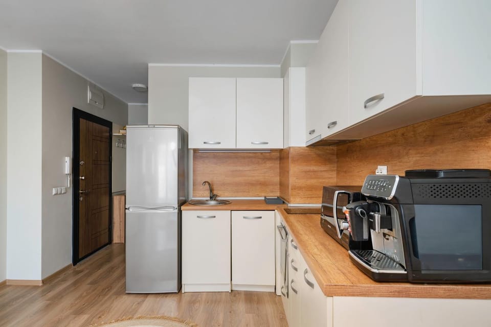 Kitchen or kitchenette, oven, stove