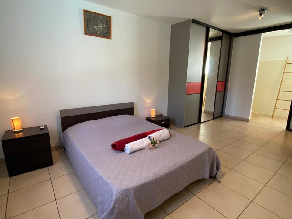 Bed, Photo of the whole room, Bedroom, towels, wardrobe