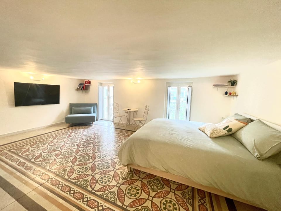 TV and multimedia, Photo of the whole room