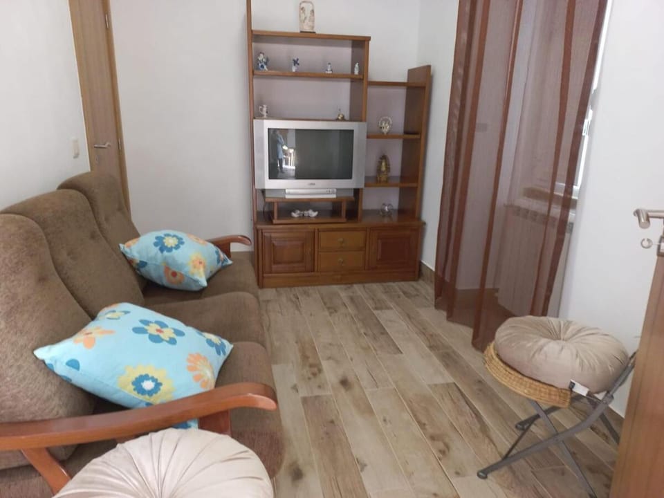 Communal lounge/ TV room, TV and multimedia, Living room, Evening entertainment