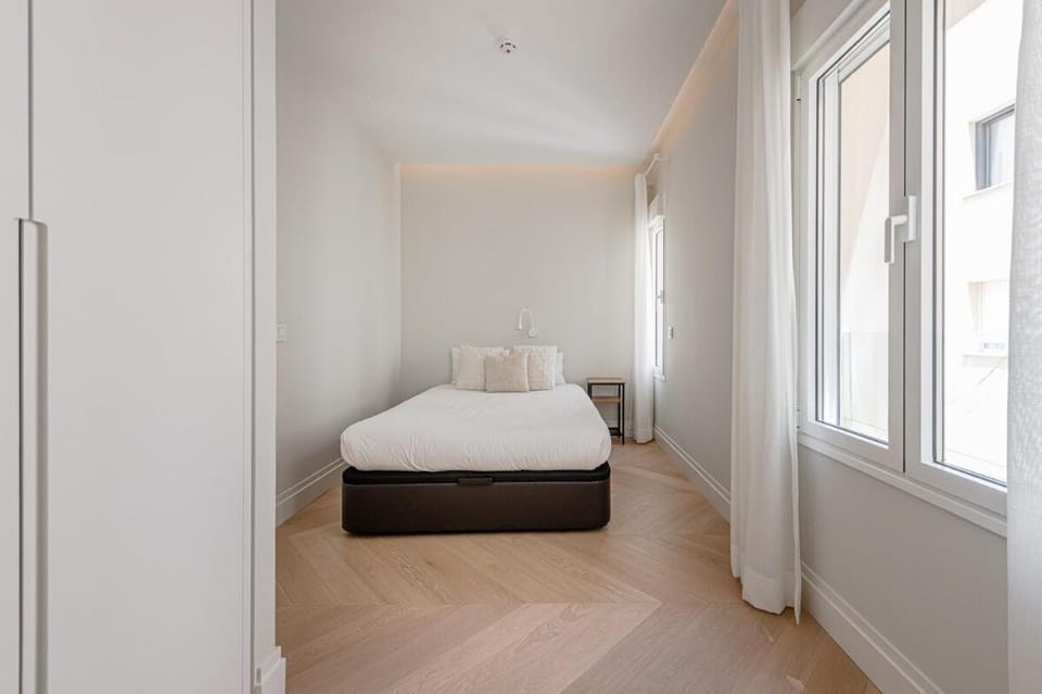 Spectacular flat for 8 pax near Puerta del Sol - Alcala Apartment in Madrid
