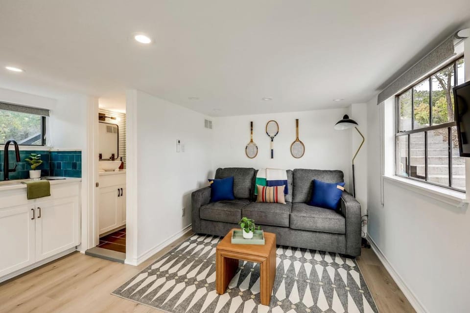 Living room, Seating area