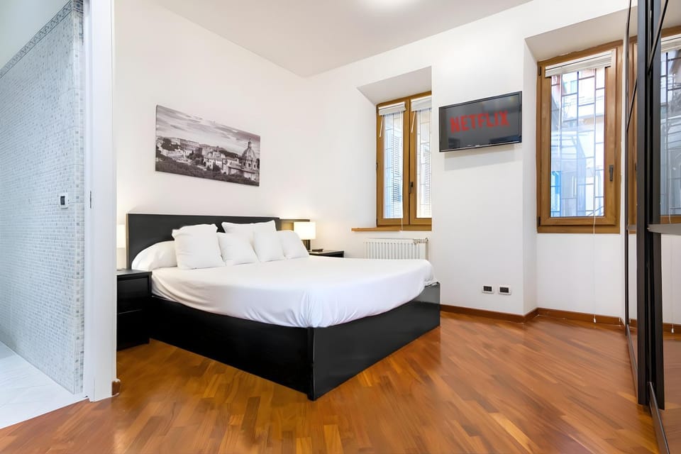 Bed, TV and multimedia, Photo of the whole room, Bedroom, towels