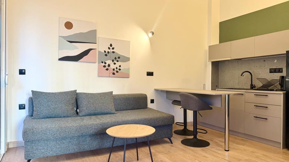 Kitchen or kitchenette, Seating area
