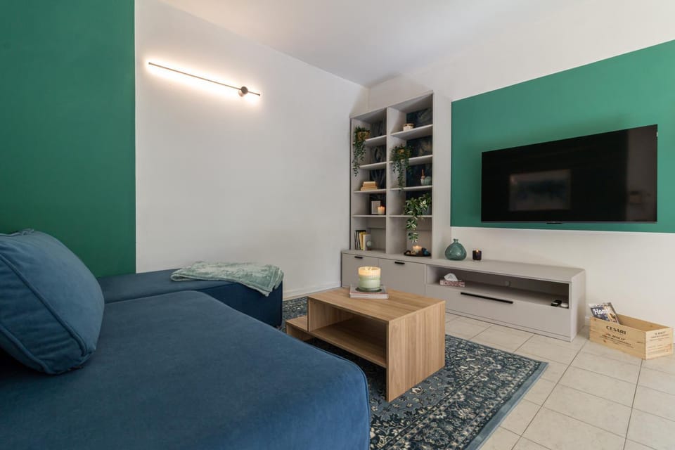 Style Shelter With Garden Near Downtown Apartment in Bologna