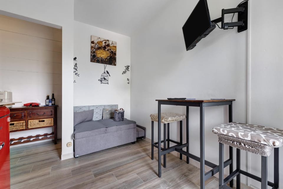 Property building, Living room