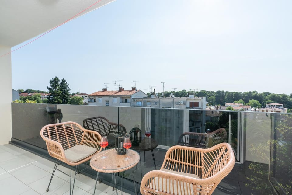 View (from property/room), Balcony/Terrace, Balcony/Terrace, Seating area