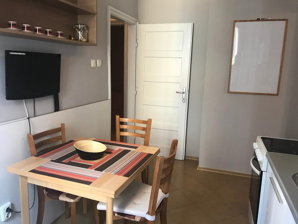 TV and multimedia, Kitchen or kitchenette, Dining area, oven