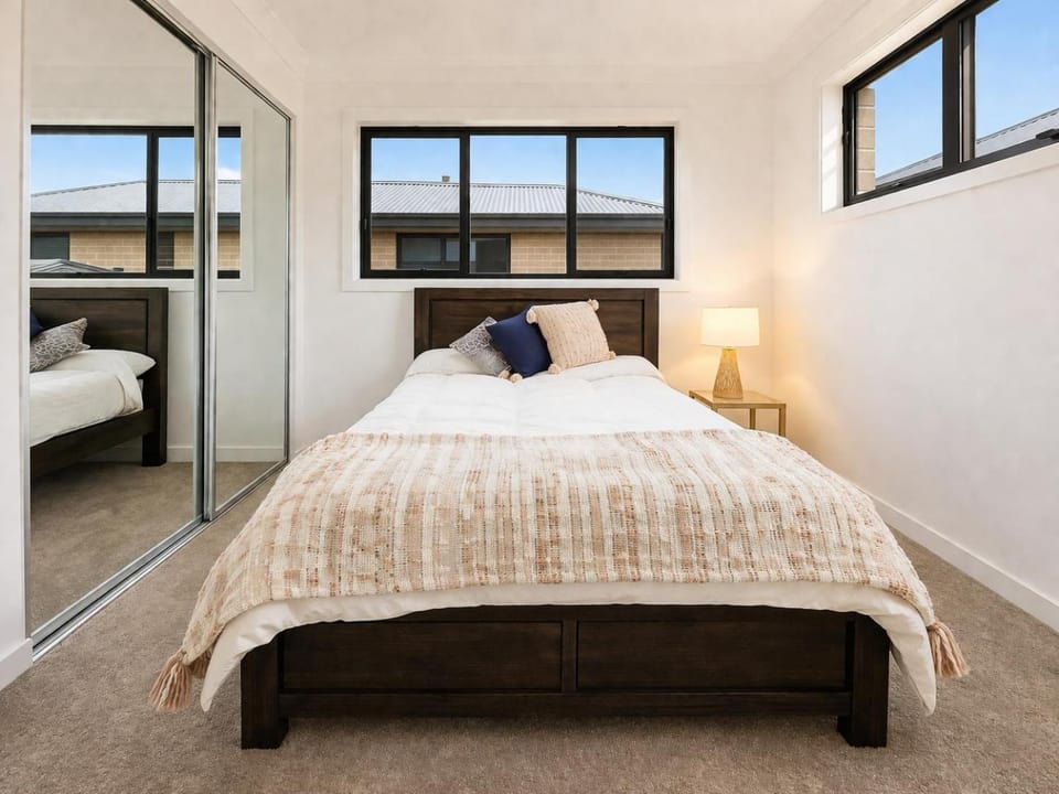 New, Spacious and Cozy Home at Austral House in Sydney