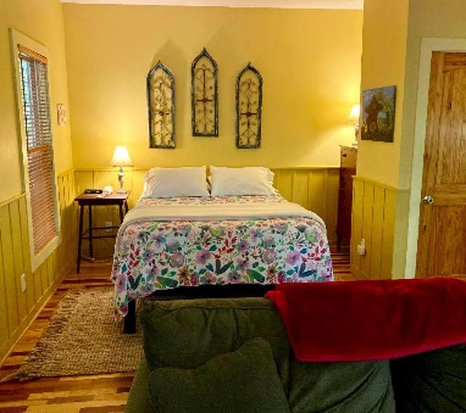 Family-Friendly Cabin with Private Hot Tub near Charlotte, North Carolina Cabin in Elkin