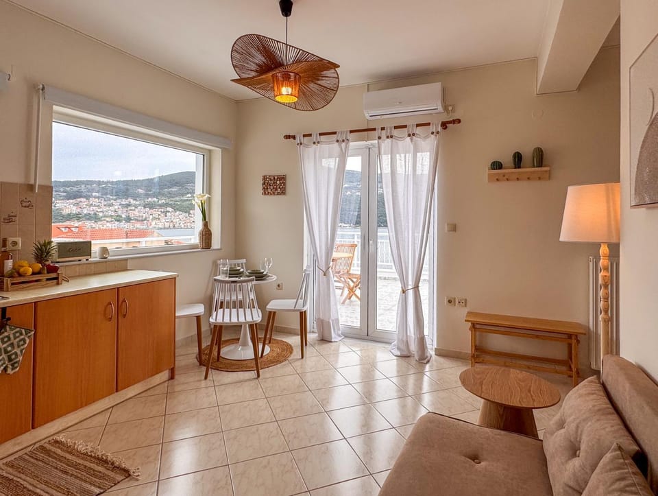 Luna Apartment in Samos, Greece
