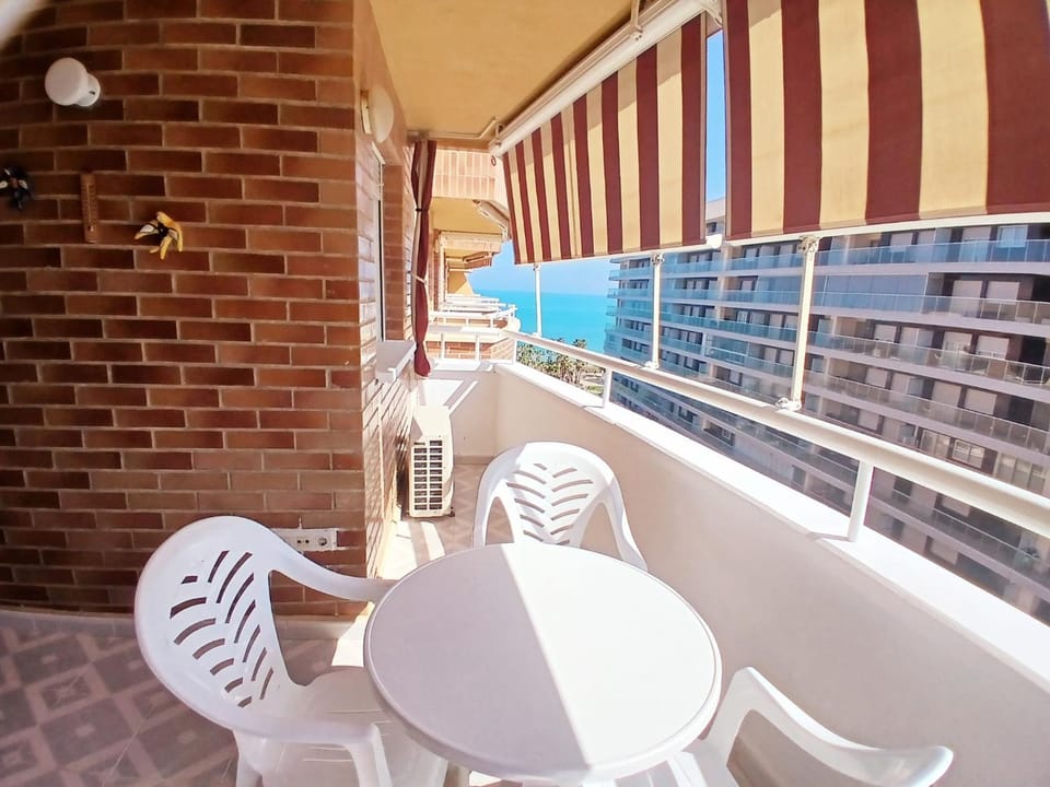 ACAPULCO I DREAMS, 1ª LINEA Playa Amplaries Apartment in Valencian Community