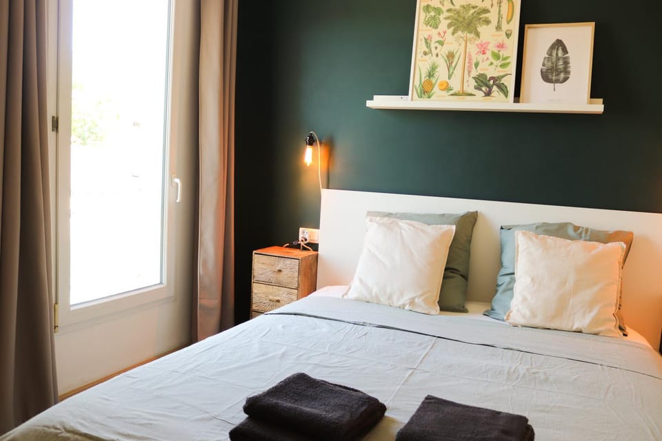 Bed, Bedroom