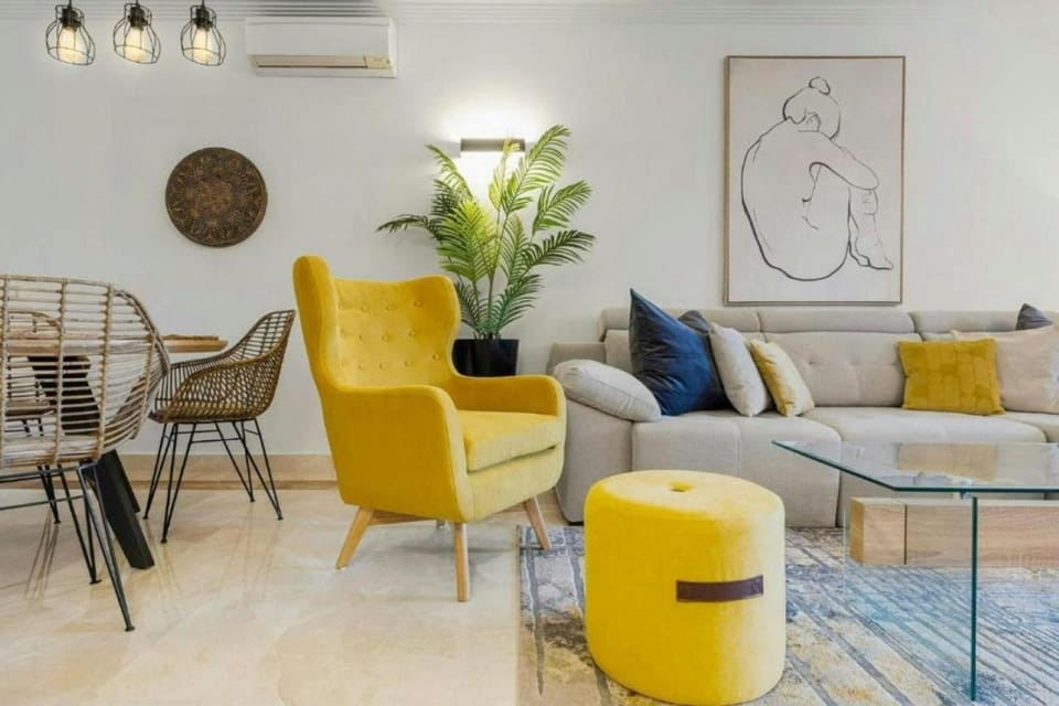TV and multimedia, Living room, Seating area, Dining area, air conditioner