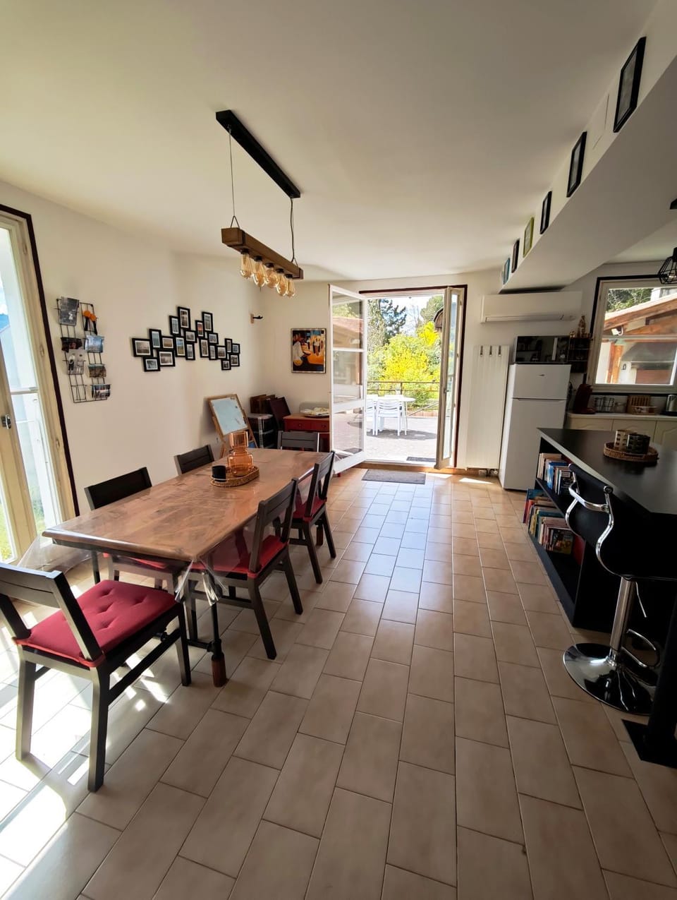 Living room, Dining area