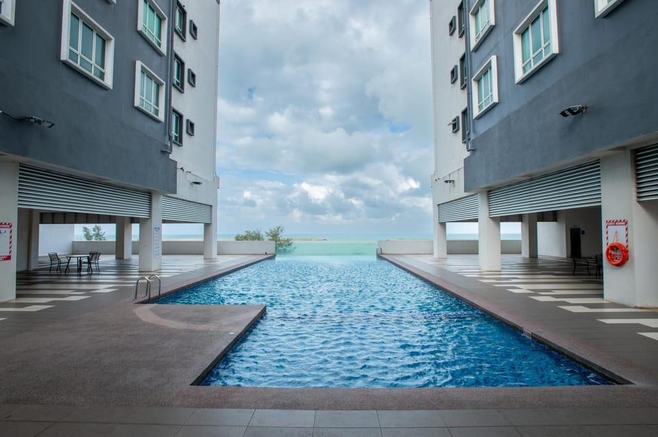 Pool view, Swimming pool, Swimming pool