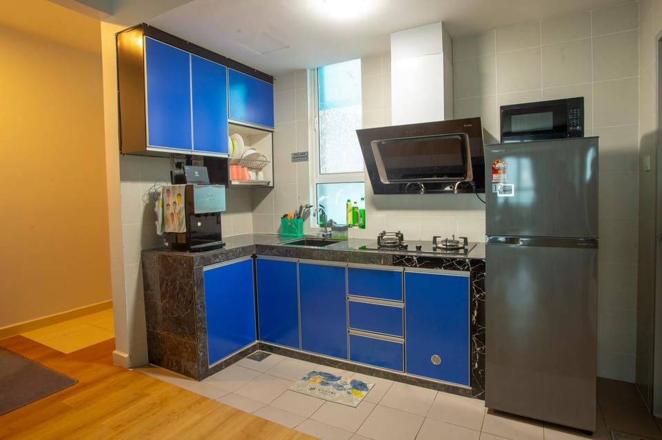 Kitchen or kitchenette, oven