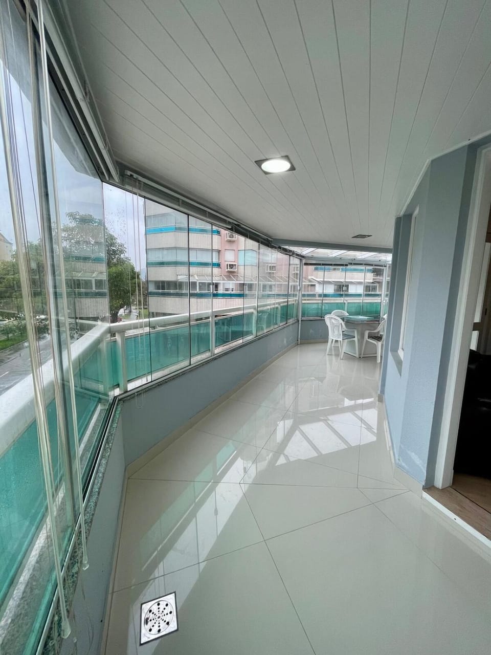 Espaço amplo a beira mar, cabe até 9 pessoas inst jurerealuguelapart Apartment in Florianopolis